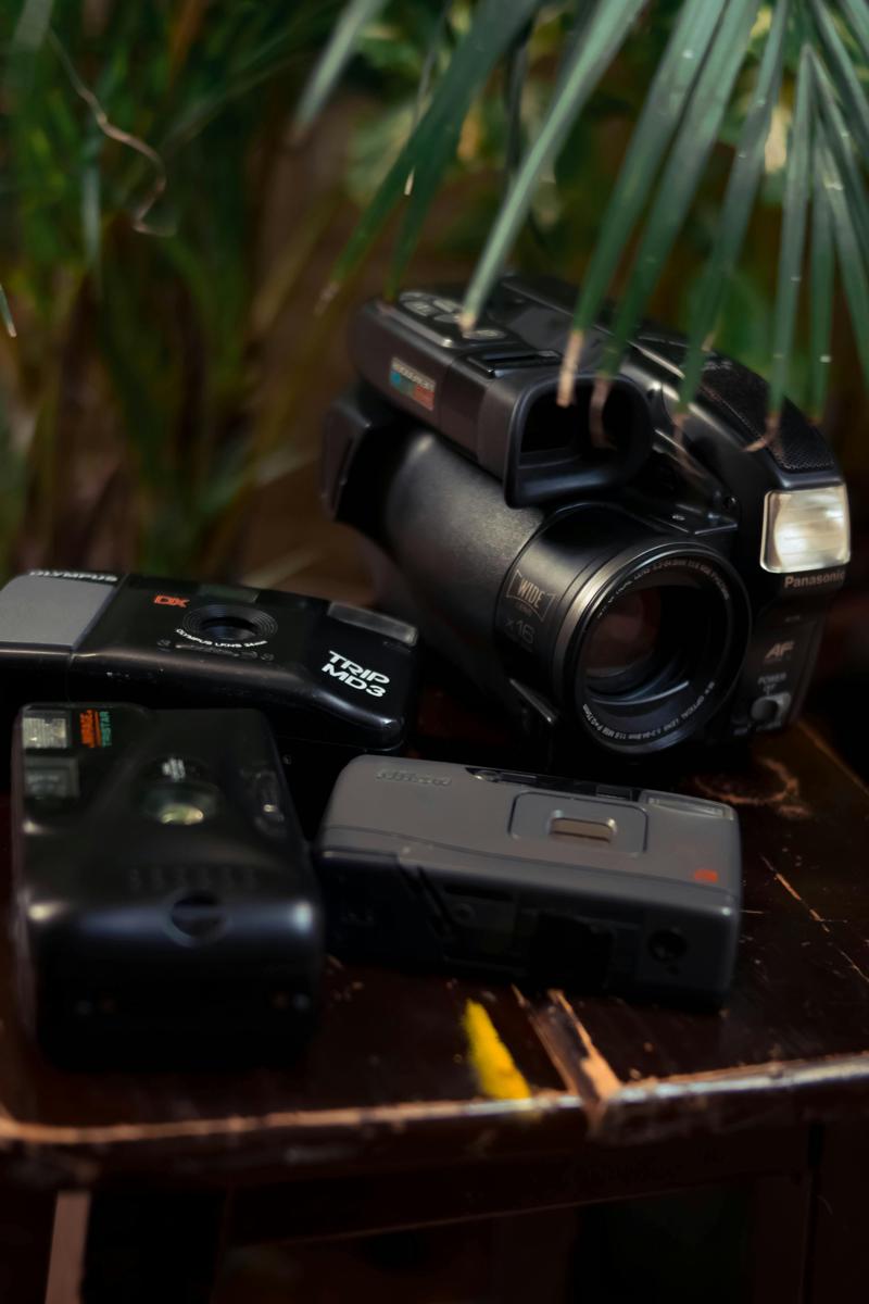 compact cameras-a94fe477c9b1467a8b56cf8bfd276d5e.jpg compact cameras